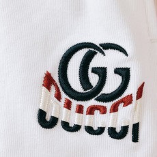 Gucci 古驰 2026SS春夏新品 经典侧边织带运动五分短裤🩳甄选重磅高支精梳棉针织面料,毛圈肌理细 Gucci 古驰 2026SS春夏新品 经典侧边织带运动五分短裤🩳甄选重磅高支精梳棉针织面料,毛圈肌理细