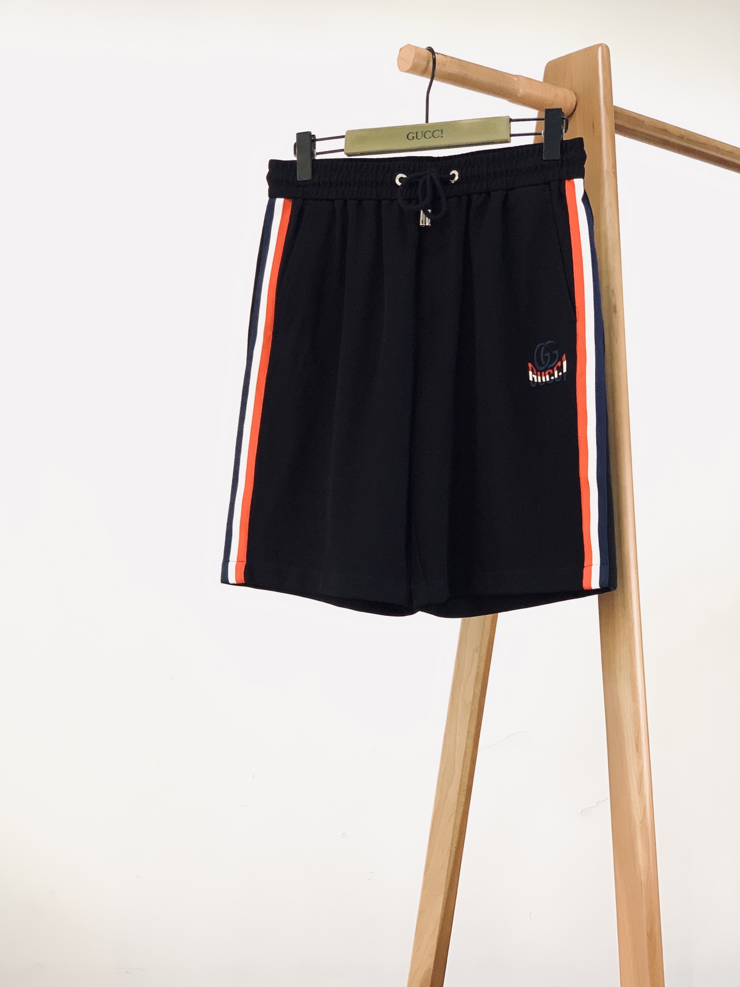 Gucci 古驰 2026SS春夏新品 经典侧边织带运动五分短裤🩳甄选重磅高支精梳棉针织面料，毛圈肌理细