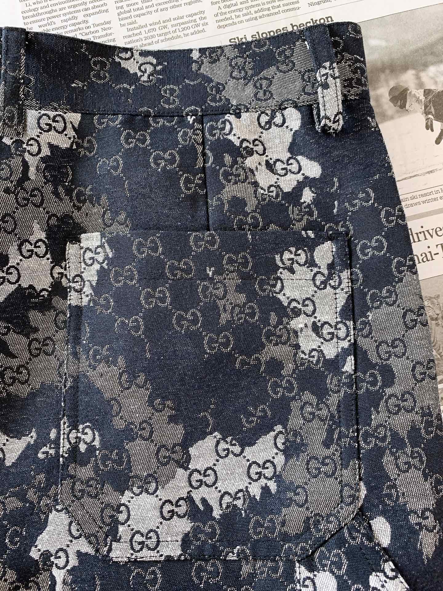 Gucci 古驰 2026SS春夏新品 GG迷彩工装五分短裤🩳甄选高密斜纹水洗混纺面料，自带柔和哑光肌理