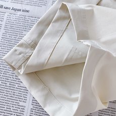 Prada 普拉达 2026SS春夏新品 经典工装五分短裤🩳精选定制高支超薄抗皱机能混纺面料,自带细腻哑 Prada 普拉达 2026SS春夏新品 经典工装五分短裤🩳精选定制高支超薄抗皱机能混纺面料,自带细腻哑
