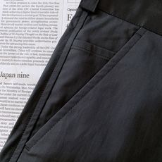 Prada 普拉达 2026SS春夏新品 经典工装五分短裤🩳精选定制高支超薄抗皱机能混纺面料,自带细腻哑 Prada 普拉达 2026SS春夏新品 经典工装五分短裤🩳精选定制高支超薄抗皱机能混纺面料,自带细腻哑