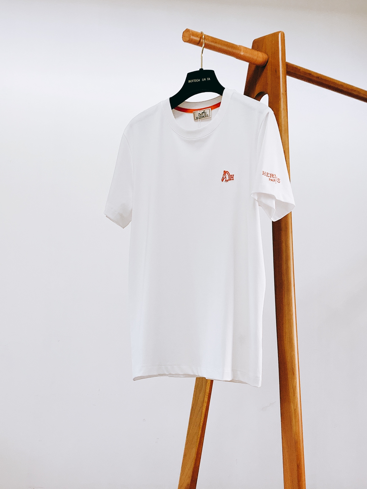 Hermès 爱马仕 2026SS春夏新品 基础款马头刺绣圆领T恤👕甄选意大利进口100%高支长绒精梳棉