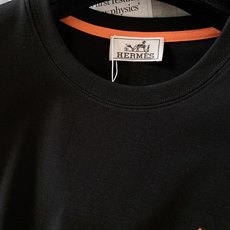 Hermès 爱马仕 2026SS春夏新品 基础款马头刺绣圆领T恤👕甄选意大利进口100%高支长绒精梳棉 Hermès 爱马仕 2026SS春夏新品 基础款马头刺绣圆领T恤👕甄选意大利进口100%高支长绒精梳棉