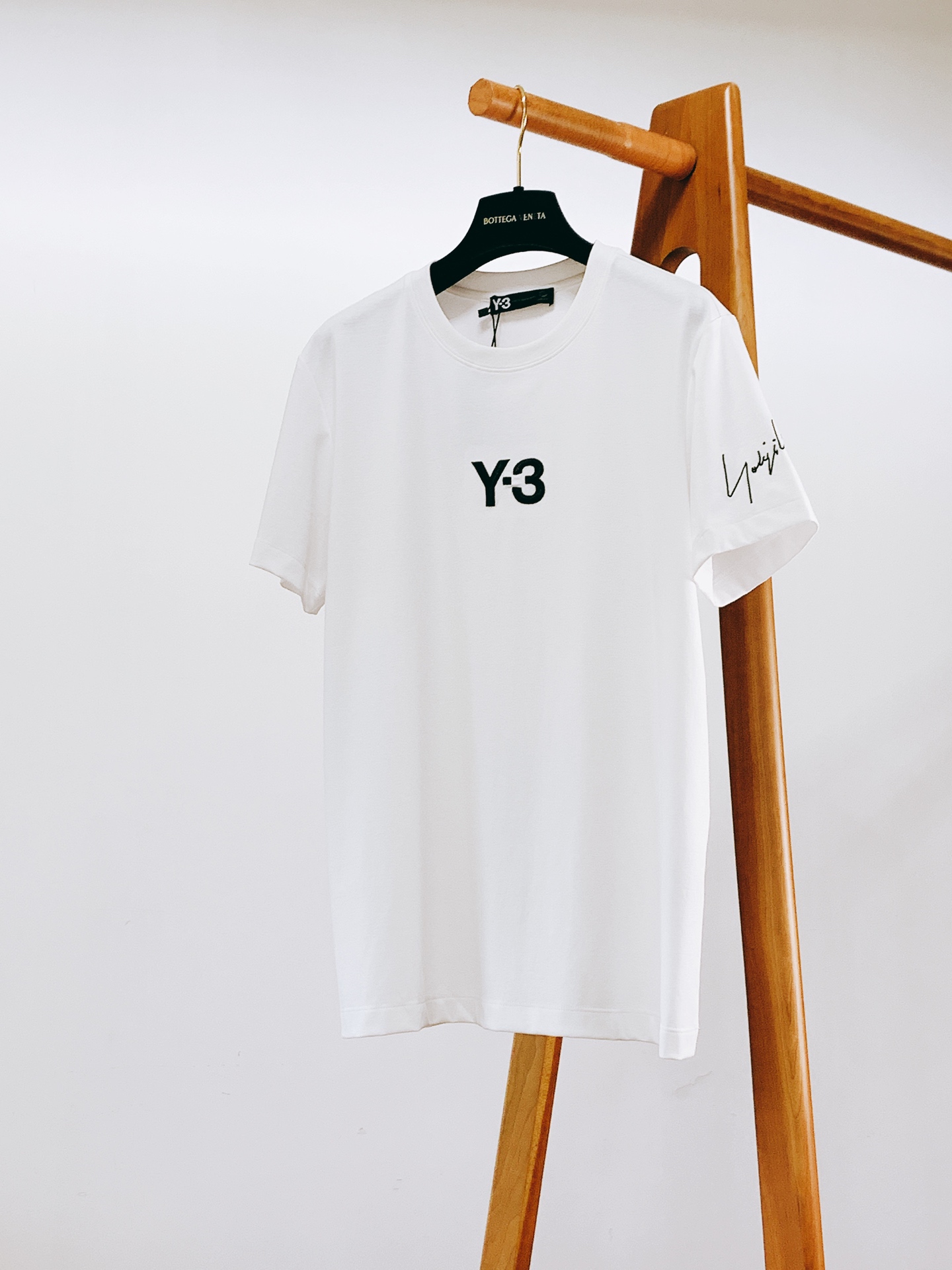Y-3 山本耀司 2026SS春夏新品经典立体刺绣圆领T恤👕甄选100%高支重磅长绒精梳棉，经过预缩水洗