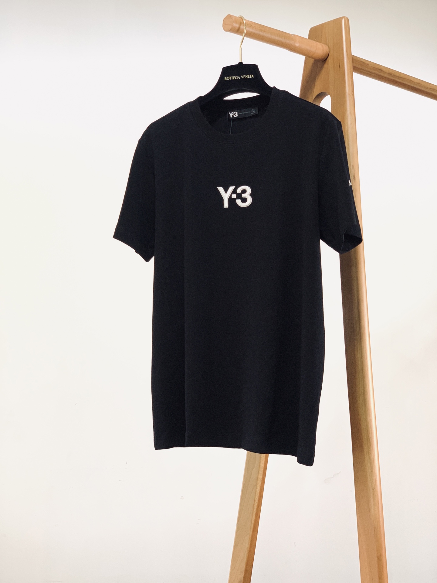 Y-3 山本耀司 2026SS春夏新品经典立体刺绣圆领T恤👕甄选100%高支重磅长绒精梳棉，经过预缩水洗