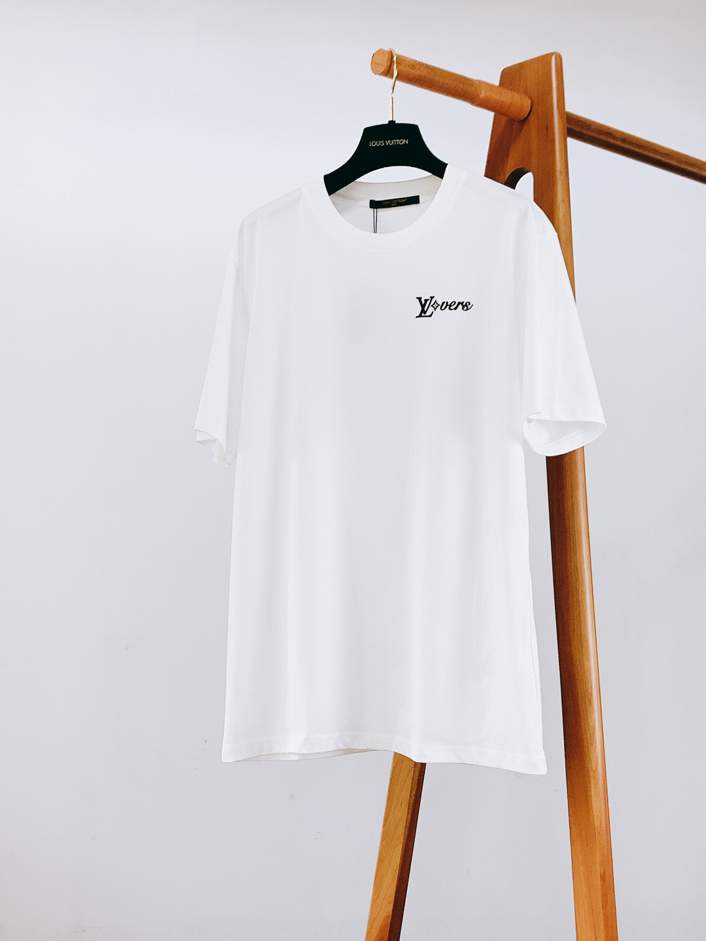 LouisVuitton 路易威登 2026SS春夏新品前后双标识圆领T恤👕甄选定制高支双股长绒精梳棉，