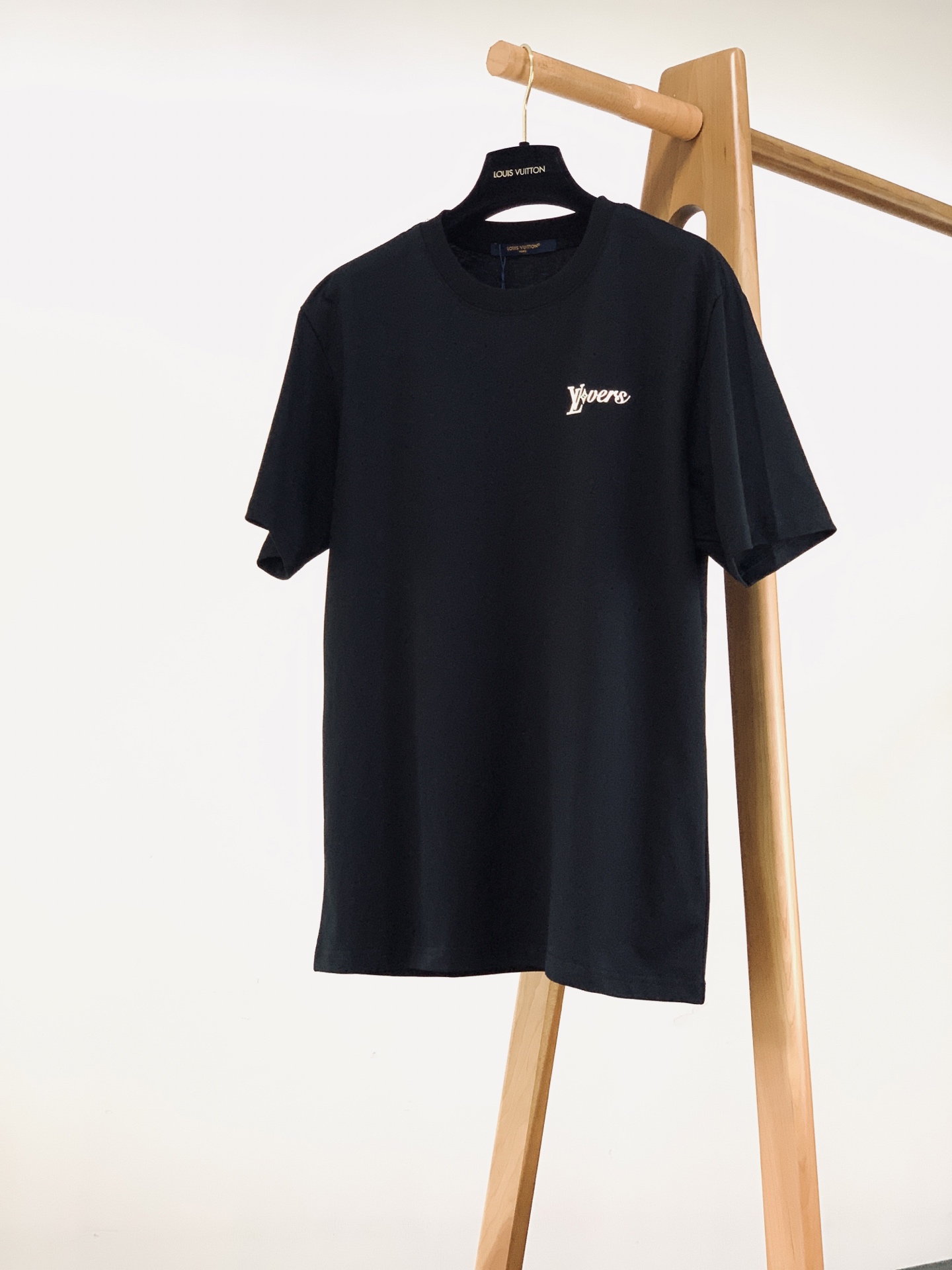 LouisVuitton 路易威登 2026SS春夏新品前后双标识圆领T恤👕甄选定制高支双股长绒精梳棉，