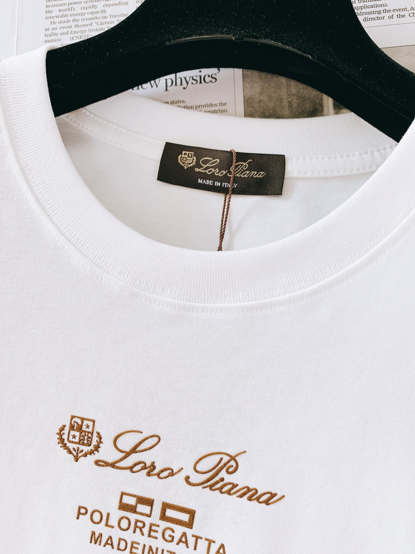 LoroPiana L.P SS春夏新品经典标识短袖👕源自意大利高端面料工艺，甄选高支双股丝光长绒棉，经