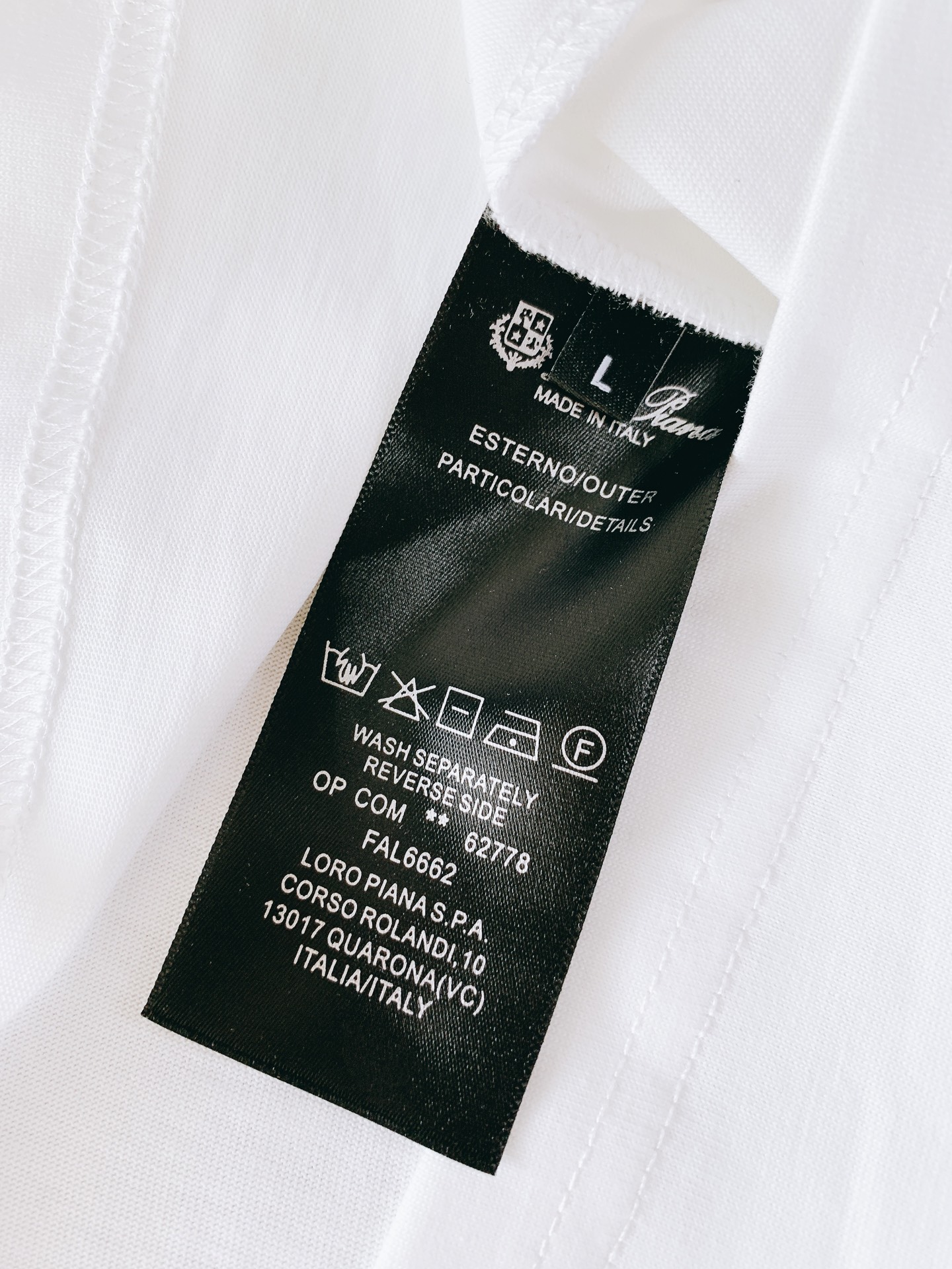 LoroPiana L.P SS春夏新品经典标识短袖👕源自意大利高端面料工艺，甄选高支双股丝光长绒棉，经