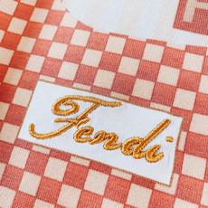 Fendi 芬迪 2026SS春夏新品 马年限定马术T恤👕高支丝光棉软糯亲肤,胸前三层骏马数码印花融合经 Fendi 芬迪 2026SS春夏新品 马年限定马术T恤👕高支丝光棉软糯亲肤,胸前三层骏马数码印花融合经