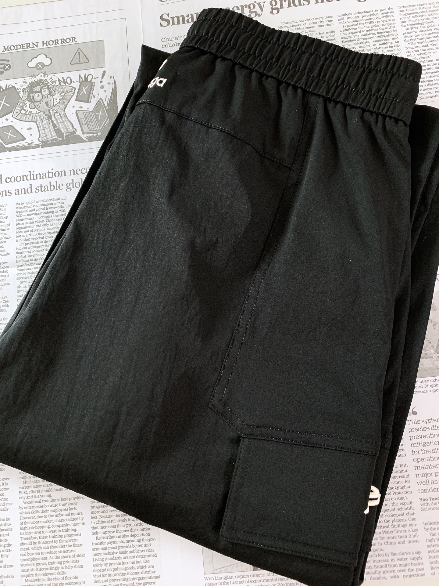 𝐁𝐚𝐥𝐞𝐧𝐜𝐢𝐚𝐠𝐚 巴黎世家 2026SS春夏新品 机能工装阔腿休闲裤👖定制速干机能锦纶面料，哑光微皱