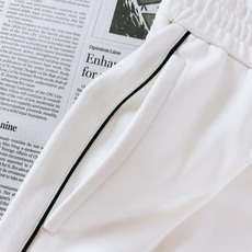 Gucci 古驰 2026SS春夏新品 织带直筒休闲卫裤👖定制高密珠地空气层面料,蜂窝透气肌理干爽不粘身 Gucci 古驰 2026SS春夏新品 织带直筒休闲卫裤👖定制高密珠地空气层面料,蜂窝透气肌理干爽不粘身