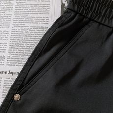 𝐁𝐚𝐥𝐞𝐧𝐜𝐢𝐚𝐠𝐚 巴黎世家 2026SS春夏新品 极简直筒休闲长裤👖定制哑光机能斜纹面料,透气抗皱垂 𝐁𝐚𝐥𝐞𝐧𝐜𝐢𝐚𝐠𝐚 巴黎世家 2026SS春夏新品 极简直筒休闲长裤👖定制哑光机能斜纹面料,透气抗皱垂