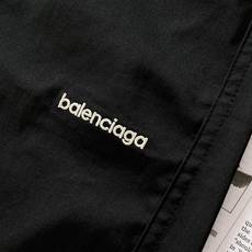 𝐁𝐚𝐥𝐞𝐧𝐜𝐢𝐚𝐠𝐚 巴黎世家 2026SS春夏新品 极简直筒休闲长裤👖定制哑光机能斜纹面料,透气抗皱垂 𝐁𝐚𝐥𝐞𝐧𝐜𝐢𝐚𝐠𝐚 巴黎世家 2026SS春夏新品 极简直筒休闲长裤👖定制哑光机能斜纹面料,透气抗皱垂