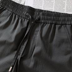 𝐁𝐚𝐥𝐞𝐧𝐜𝐢𝐚𝐠𝐚 巴黎世家 2026SS春夏新品 极简直筒休闲长裤👖定制哑光机能斜纹面料,透气抗皱垂 𝐁𝐚𝐥𝐞𝐧𝐜𝐢𝐚𝐠𝐚 巴黎世家 2026SS春夏新品 极简直筒休闲长裤👖定制哑光机能斜纹面料,透气抗皱垂