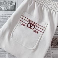 Valentino 华伦天奴 2026SS早春新品复古V标束脚卫裤👖定制高密空气层针织面料,软糯透气,抗 Valentino 华伦天奴 2026SS早春新品复古V标束脚卫裤👖定制高密空气层针织面料,软糯透气,抗