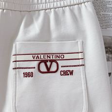 Valentino 华伦天奴 2026SS早春新品复古V标束脚卫裤👖定制高密空气层针织面料,软糯透气,抗 Valentino 华伦天奴 2026SS早春新品复古V标束脚卫裤👖定制高密空气层针织面料,软糯透气,抗