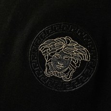 Versace 范思哲 2026SS春夏新品美杜莎金线刺绣短袖👕液氨丝光棉面料丝滑垂顺,透气抗皱久洗不发 Versace 范思哲 2026SS春夏新品美杜莎金线刺绣短袖👕液氨丝光棉面料丝滑垂顺,透气抗皱久洗不发
