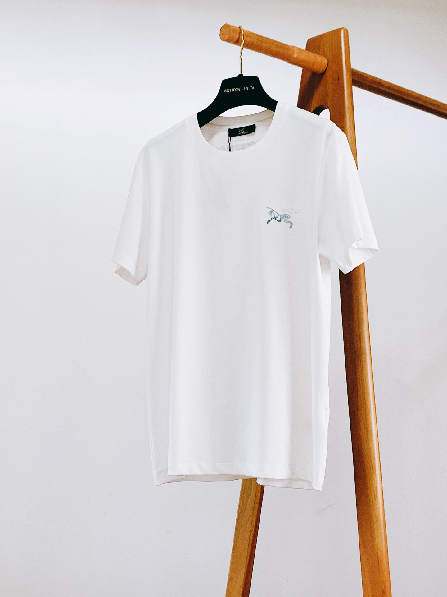 ARCTERYX 始祖鸟 2026SS春夏新品渐变骨架刺绣短袖上新！冰感珠地棉透气速干，户外久穿干爽不粘