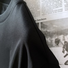 LouisVuitton 路易威登 2026SS春夏新品立体珠绣皮质标短袖👕液氨丝光长绒棉丝滑垂顺,预缩 LouisVuitton 路易威登 2026SS春夏新品立体珠绣皮质标短袖👕液氨丝光长绒棉丝滑垂顺,预缩