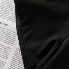 Prada 普拉达 2026SS春夏新品金色复古徽章刺绣短袖👕液氨丝光长绒棉冰凉丝滑,预缩抗洗不易发黄变 Prada 普拉达 2026SS春夏新品金色复古徽章刺绣短袖👕液氨丝光长绒棉冰凉丝滑,预缩抗洗不易发黄变