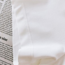 Prada 普拉达 2026SS春夏新品金色复古徽章刺绣短袖👕液氨丝光长绒棉冰凉丝滑,预缩抗洗不易发黄变 Prada 普拉达 2026SS春夏新品金色复古徽章刺绣短袖👕液氨丝光长绒棉冰凉丝滑,预缩抗洗不易发黄变