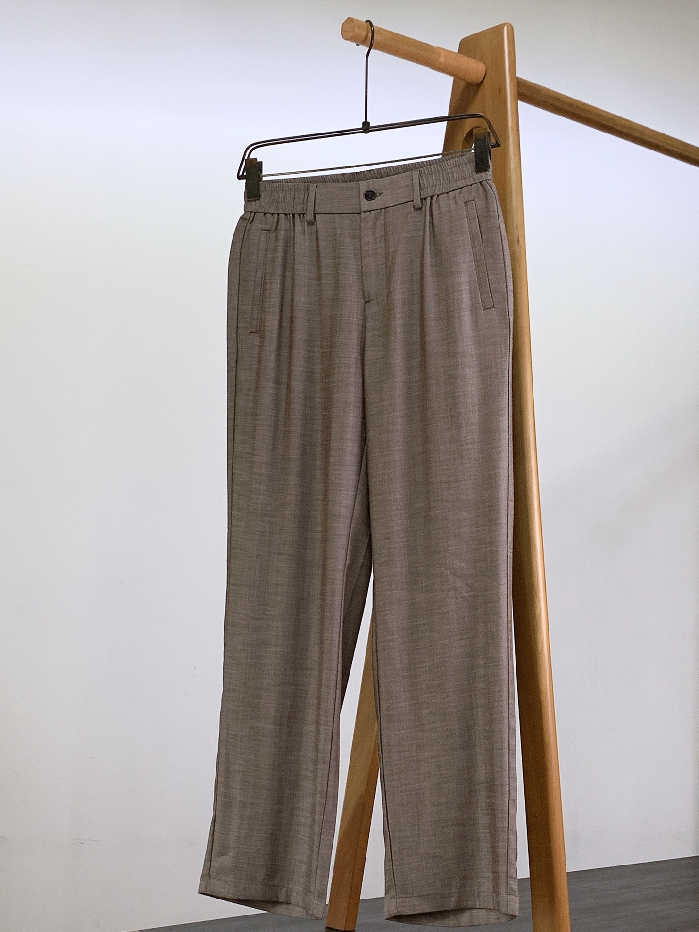 Ermenegildo Zegna 杰尼亚 2026SS春夏新品 轻奢垂感休闲西裤👖甄选同源斜纹混纺面料