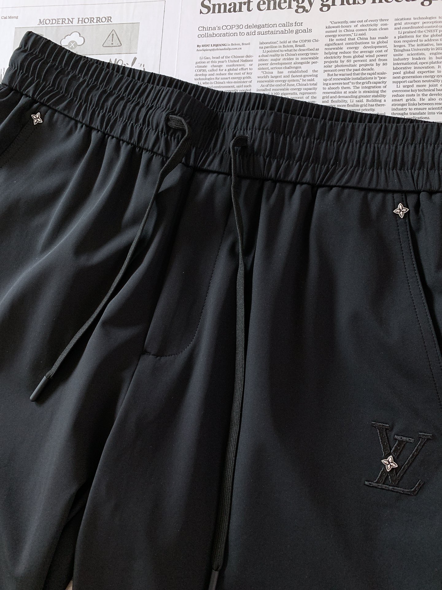 LouisVuitton 路易威登 2026SS春夏新品冰感机能休闲直筒裤👖冰感速干混纺面料轻薄垂顺，抗