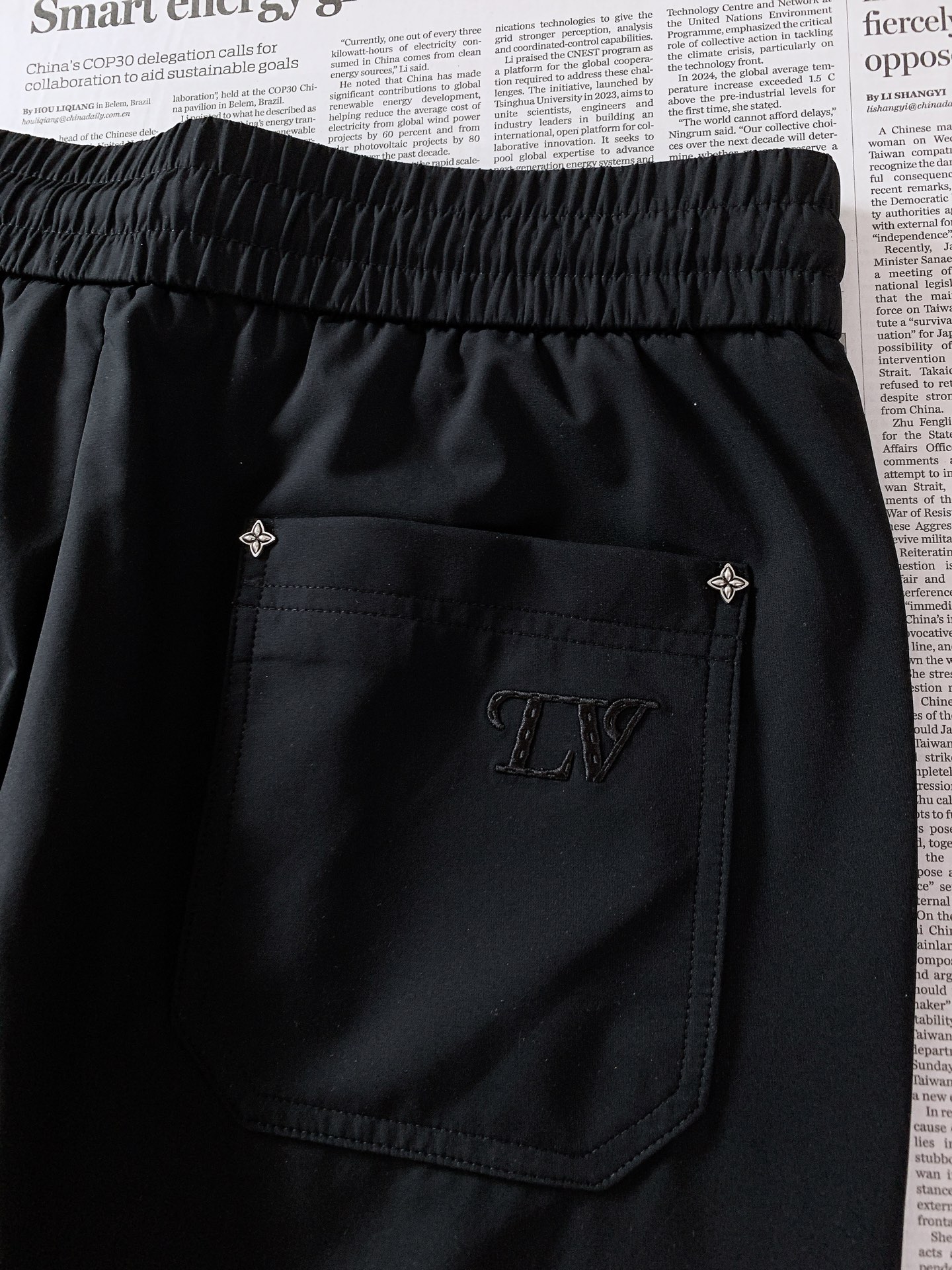 LouisVuitton 路易威登 2026SS春夏新品冰感机能休闲直筒裤👖冰感速干混纺面料轻薄垂顺，抗