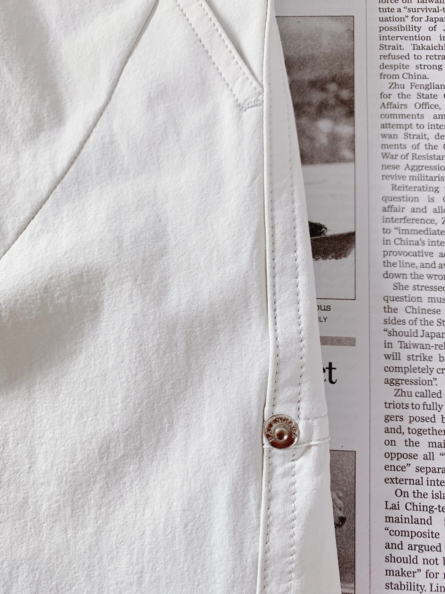 𝐁𝐚𝐥𝐞𝐧𝐜𝐢𝐚𝐠𝐚 巴黎世家 2026SS春夏新品 水洗机能阔腿休闲裤👖轻量冰感机能面料轻薄透气，抗皱