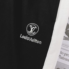 LouisVuitton 路易威登 2026SS春夏新品撞色侧条针织直筒卫裤👖空气层软糯针织面料垂顺抗起 LouisVuitton 路易威登 2026SS春夏新品撞色侧条针织直筒卫裤👖空气层软糯针织面料垂顺抗起