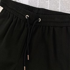 LouisVuitton 路易威登 2026SS春夏新品撞色侧条针织直筒卫裤👖空气层软糯针织面料垂顺抗起 LouisVuitton 路易威登 2026SS春夏新品撞色侧条针织直筒卫裤👖空气层软糯针织面料垂顺抗起