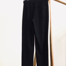 LouisVuitton 路易威登 2026SS春夏新品撞色侧条针织直筒卫裤👖空气层软糯针织面料垂顺抗起 LouisVuitton 路易威登 2026SS春夏新品撞色侧条针织直筒卫裤👖空气层软糯针织面料垂顺抗起