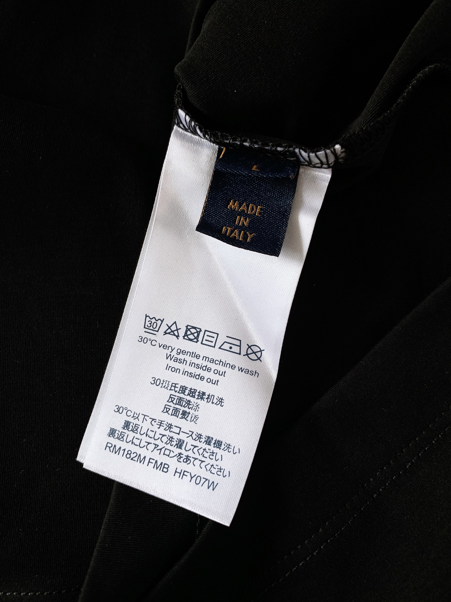 LouisVuitton 路易威登 2026SS春夏新品金线口袋刺绣短袖👕甄选高支丝光长绒棉面料，酵素水