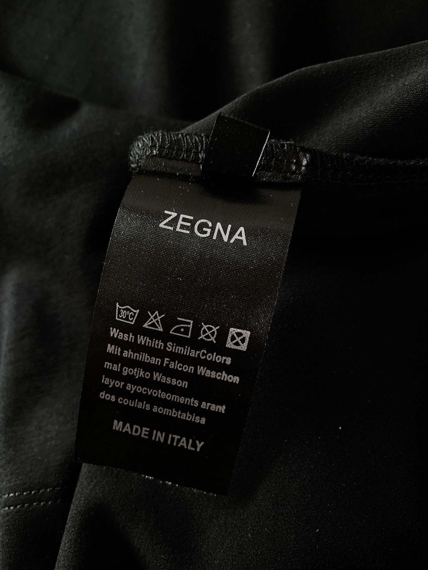 ￼Ermenegildo Zegna 杰尼亚 2026SS春夏新品 刺绣标识商务短袖👕采用进口液氨匹马棉