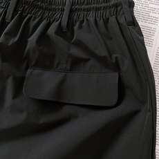 Loewe 罗意威 2026SS春夏新品 褶皱机能工装束脚休闲裤👖甄选品牌高密机能锦纶混纺面料,轻薄哑光 Loewe 罗意威 2026SS春夏新品 褶皱机能工装束脚休闲裤👖甄选品牌高密机能锦纶混纺面料,轻薄哑光