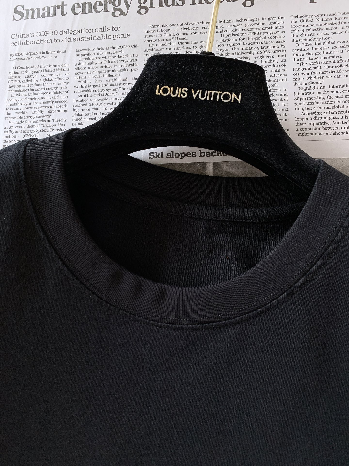 LouisVuitton 路易威登 2026SS春夏新品 波浪线条满天星刺绣短袖，甄选进口高支液氨丝光长