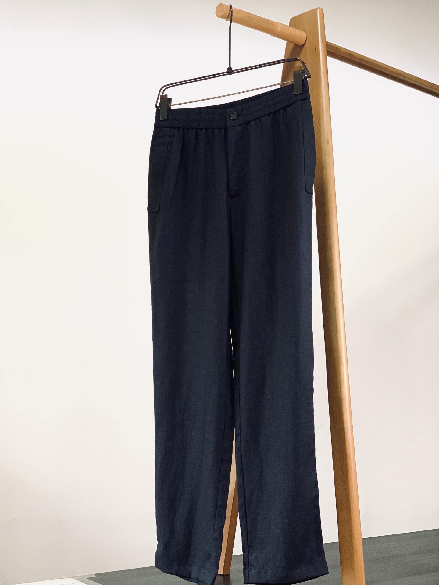 Ermenegildo Zegna 杰尼亚 2026SS春夏新品 亚麻天丝混纺休闲直筒休闲裤👖采用品牌专