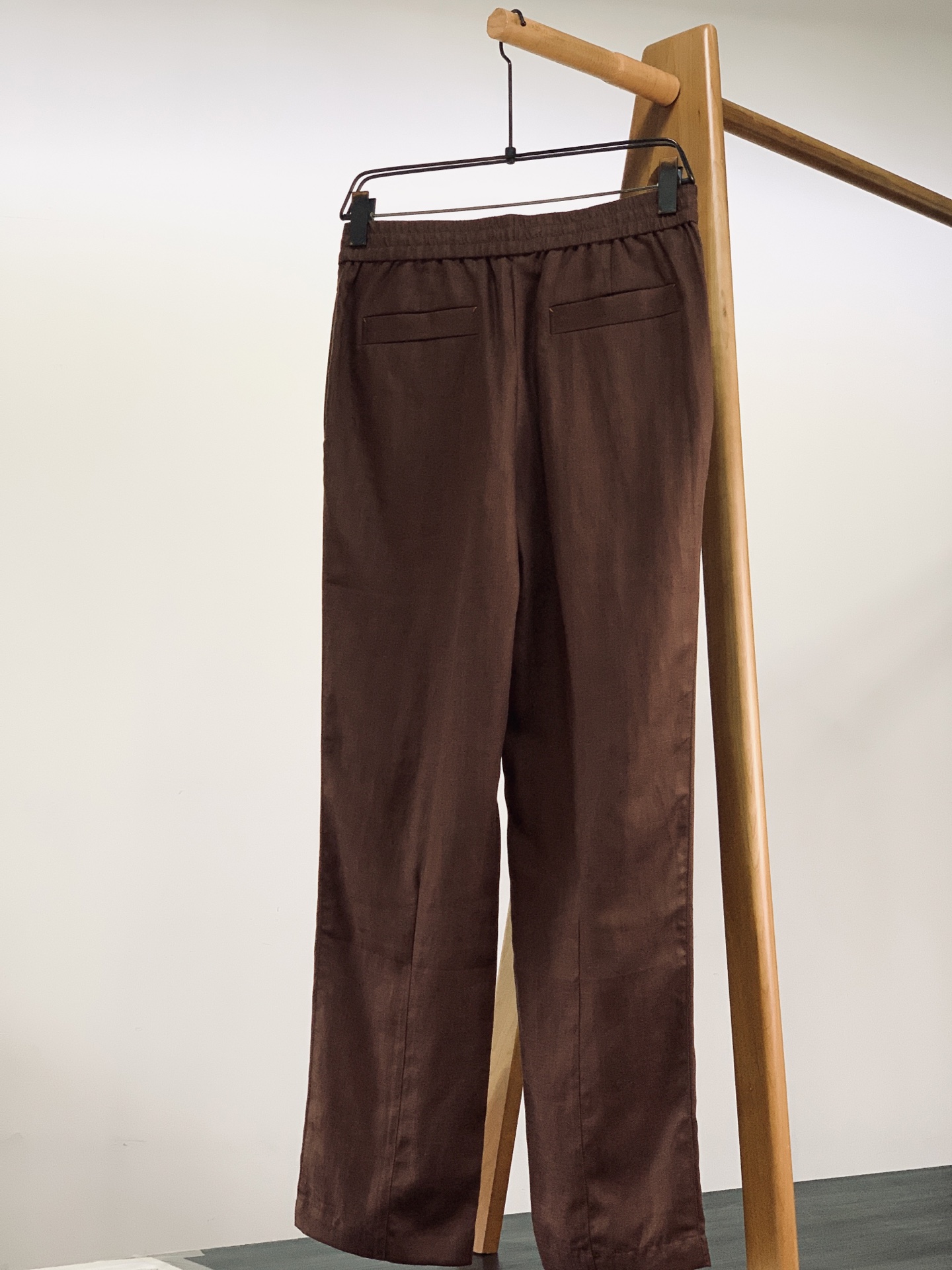Ermenegildo Zegna 杰尼亚 2026SS春夏新品 亚麻天丝混纺休闲直筒休闲裤👖采用品牌专