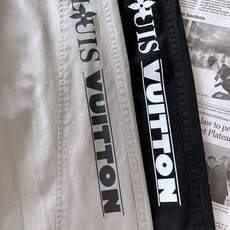 LouisVuitton 路易威登 2026SS春夏新品 水洗休闲直筒裤👖男士四季百搭神裤。甄选高品质斜 LouisVuitton 路易威登 2026SS春夏新品 水洗休闲直筒裤👖男士四季百搭神裤。甄选高品质斜