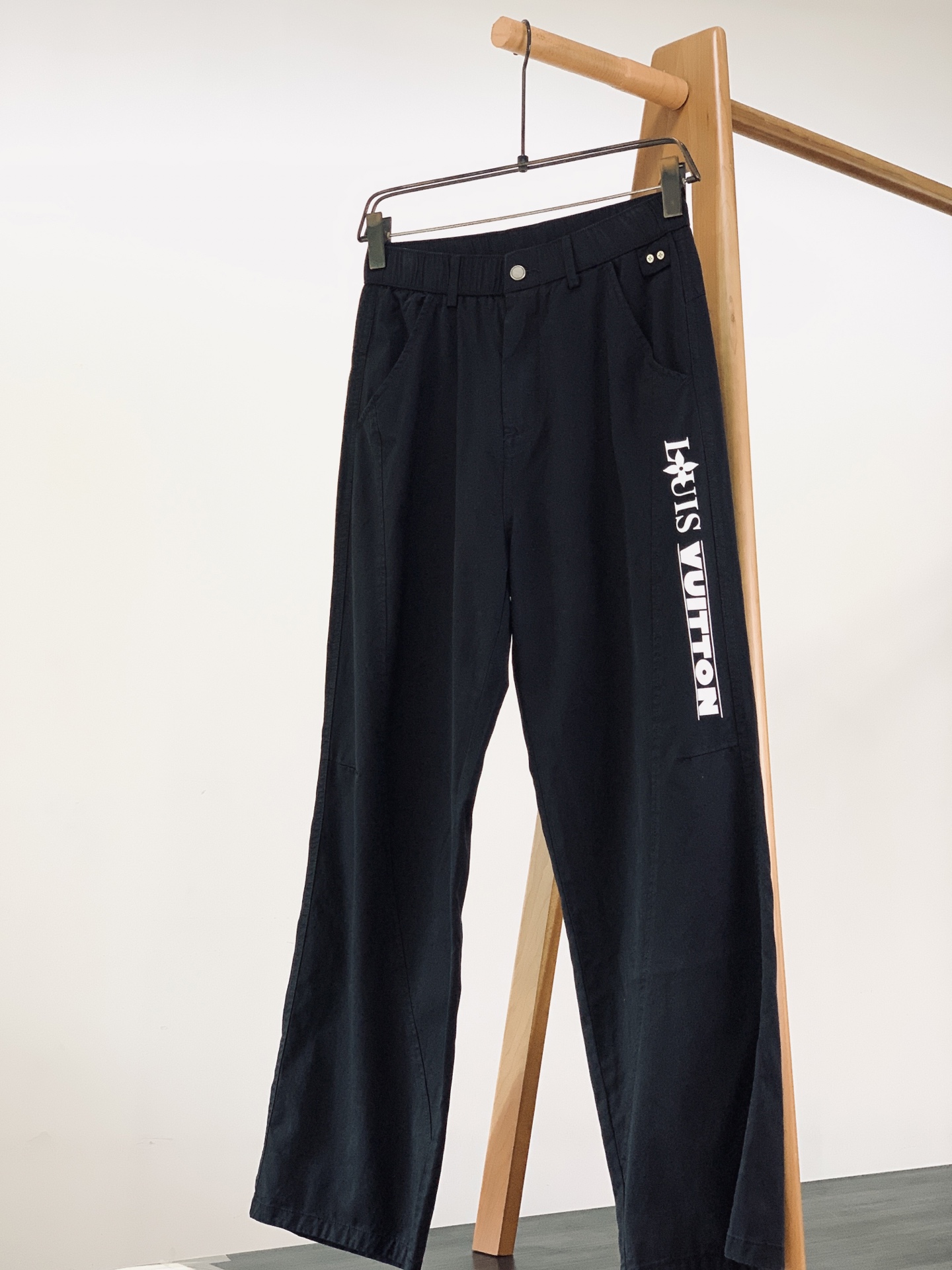 LouisVuitton 路易威登 2026SS春夏新品 水洗休闲直筒裤👖男士四季百搭神裤。甄选高品质斜