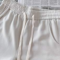 Moncler 蒙口 2026SS春夏新品 休闲直筒卫裤👖高端休闲百搭神裤。甄选高密度空气层棉料,触感柔 Moncler 蒙口 2026SS春夏新品 休闲直筒卫裤👖高端休闲百搭神裤。甄选高密度空气层棉料,触感柔