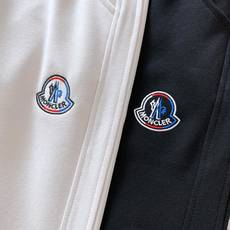 Moncler 蒙口 2026SS春夏新品 休闲直筒卫裤👖高端休闲百搭神裤。甄选高密度空气层棉料,触感柔 Moncler 蒙口 2026SS春夏新品 休闲直筒卫裤👖高端休闲百搭神裤。甄选高密度空气层棉料,触感柔