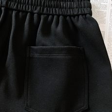 Moncler 蒙口 2026SS春夏新品 休闲直筒卫裤👖高端休闲百搭神裤。甄选高密度空气层棉料,触感柔 Moncler 蒙口 2026SS春夏新品 休闲直筒卫裤👖高端休闲百搭神裤。甄选高密度空气层棉料,触感柔