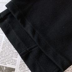 Moncler 蒙口 2026SS春夏新品 休闲直筒卫裤👖高端休闲百搭神裤。甄选高密度空气层棉料,触感柔 Moncler 蒙口 2026SS春夏新品 休闲直筒卫裤👖高端休闲百搭神裤。甄选高密度空气层棉料,触感柔