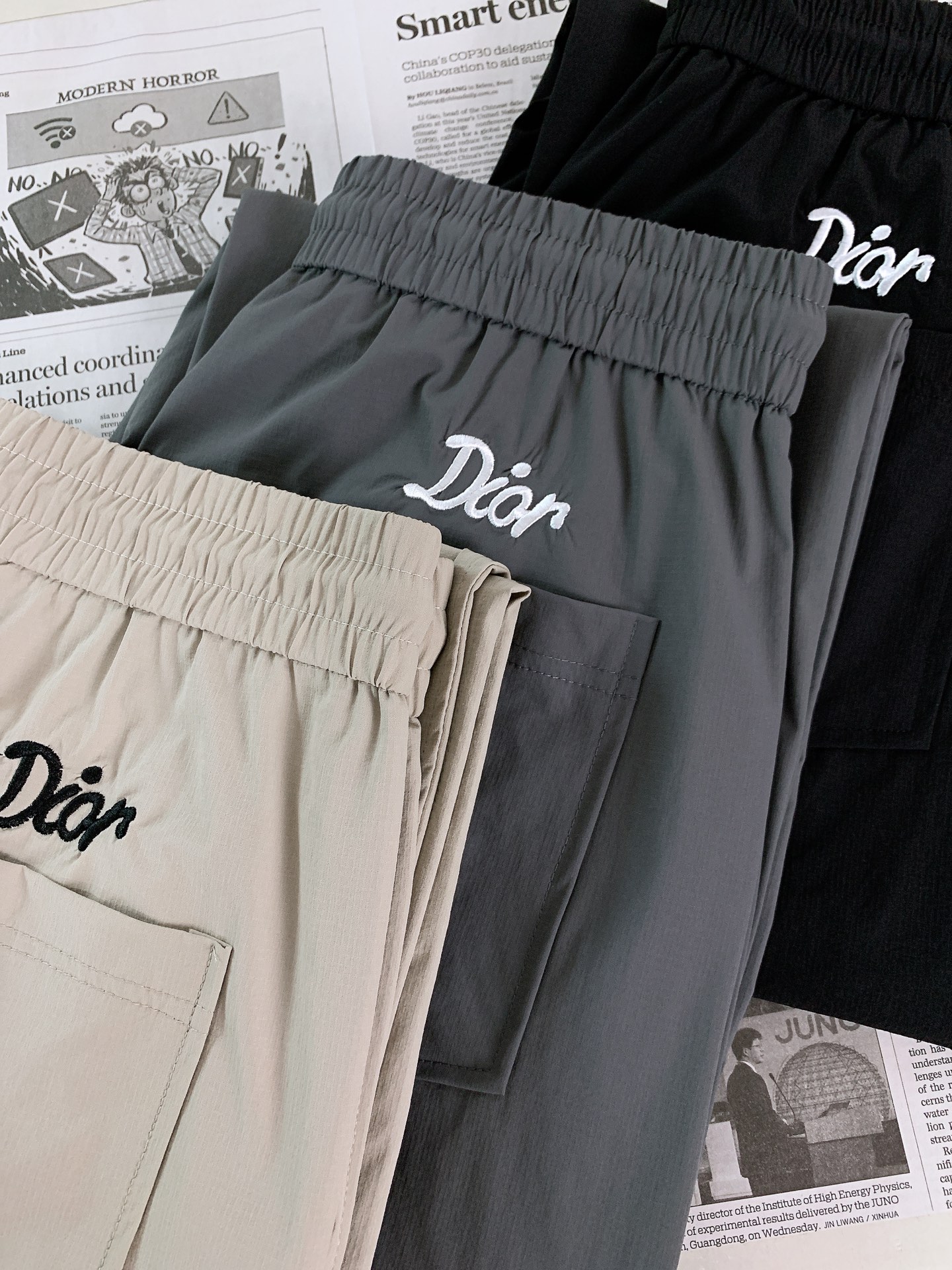 Dior Homme 迪奥·桀傲 2026SS春夏新品 冰丝直筒休闲裤👖夏日刚需百搭长裤。甄选超薄速干冰