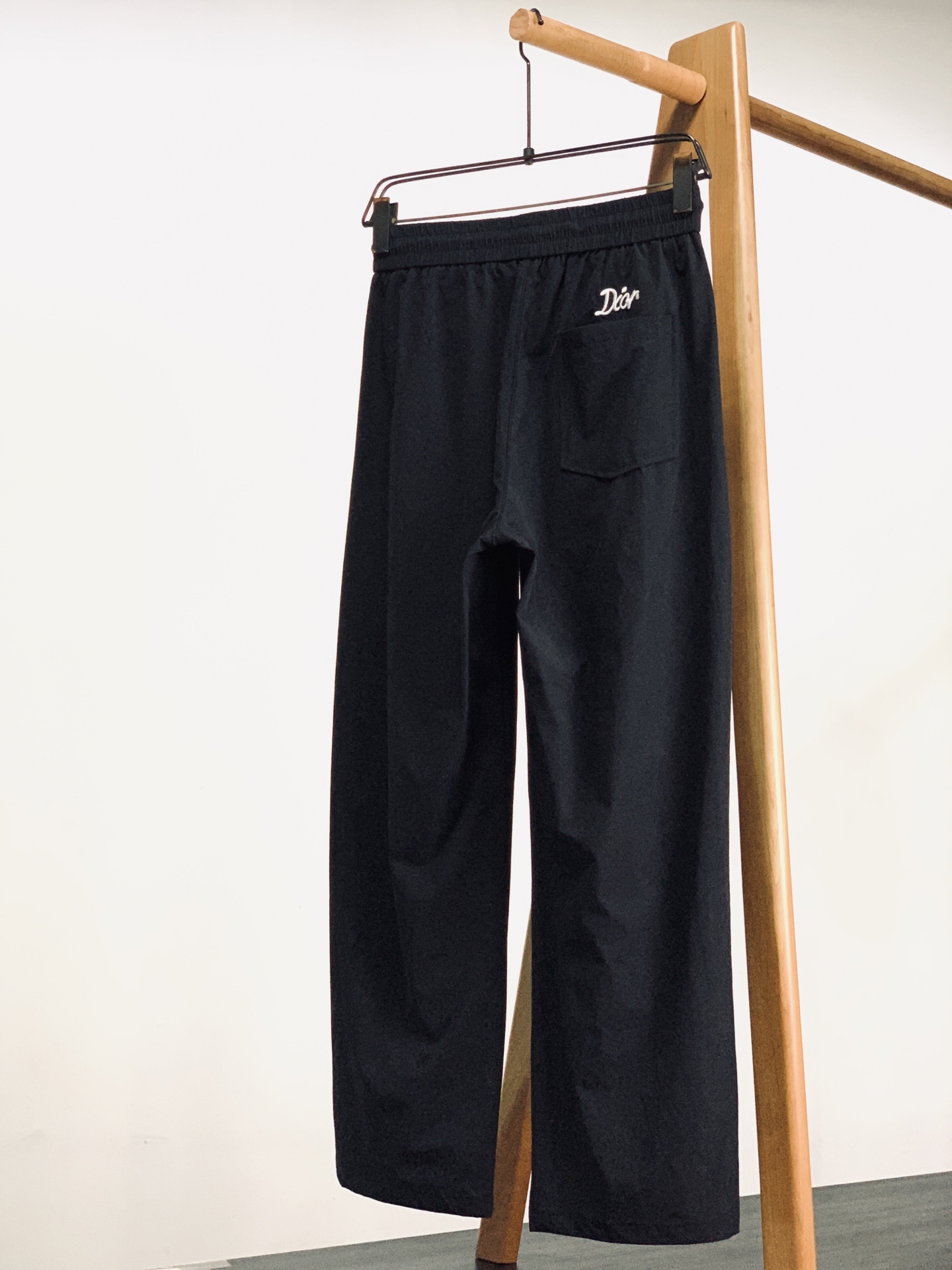 Dior Homme 迪奥·桀傲 2026SS春夏新品 冰丝直筒休闲裤👖夏日刚需百搭长裤。甄选超薄速干冰