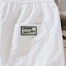 LACOSTE 速干休闲短裤🩳夏日必备五分裤。甄选轻薄尼龙速干面料,内里带网眼透气内衬,上身冰凉舒爽,出 LACOSTE 速干休闲短裤🩳夏日必备五分裤。甄选轻薄尼龙速干面料,内里带网眼透气内衬,上身冰凉舒爽,出