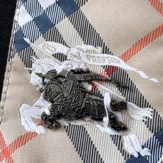 Burberry 巴宝莉 2026SS春夏新品 英伦格纹战马短袖T恤👕精选高支柔软纯棉面料,亲肤透气,夏 Burberry 巴宝莉 2026SS春夏新品 英伦格纹战马短袖T恤👕精选高支柔软纯棉面料,亲肤透气,夏