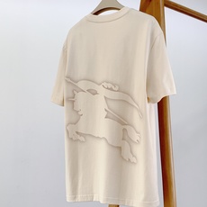 Burberry 巴宝莉 2026SS春夏新品 英伦格纹战马短袖T恤👕精选高支柔软纯棉面料,亲肤透气,夏 Burberry 巴宝莉 2026SS春夏新品 英伦格纹战马短袖T恤👕精选高支柔软纯棉面料,亲肤透气,夏